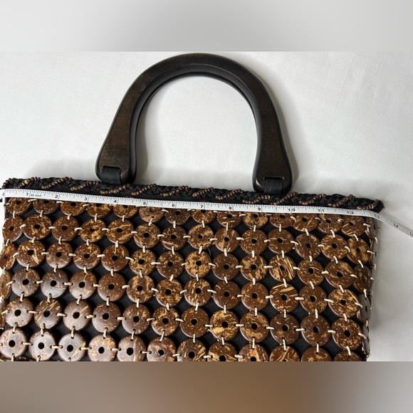 Handmade Coconut shell bag - Picture 5 of 9